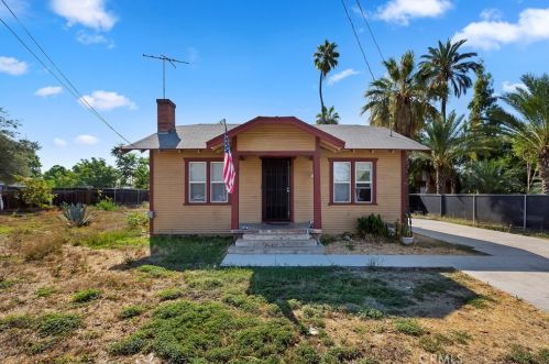 8644 Indiana Ave, Riverside CA  92504-4047 exterior