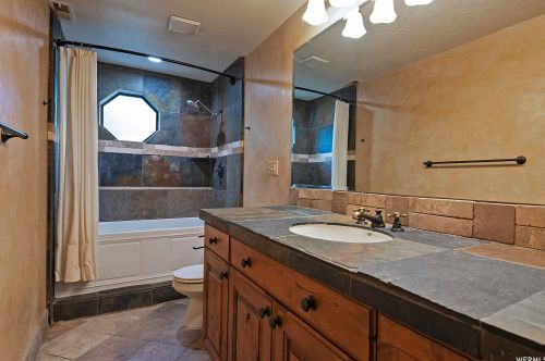 10188 Dimple Dell Ln, Sandy UT 84092-4505 exterior