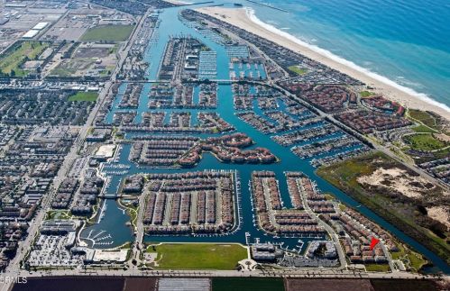 1236 Bayside Cir, Oxnard, CA 93035-2147