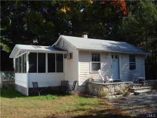 112 Norwalk Rd, Norwalk CT  06850-4403 exterior