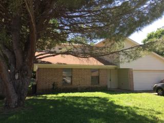 5008 Village Ct, Fort Worth TX  76117-5561 exterior