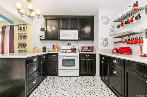 1543 Harle Pl, Anaheim CA  92802-2510 exterior