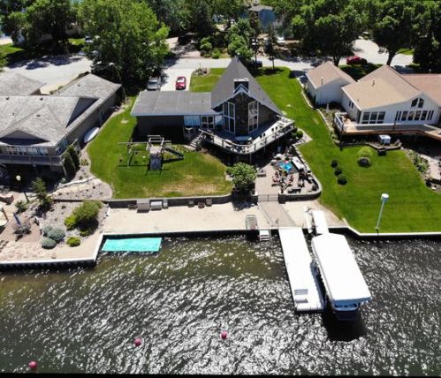 150 Ginger Cove Rd, Valley, NE 68064-3002