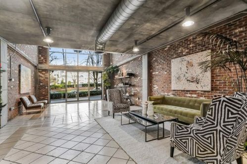 3180 Mathieson Dr, Atlanta GA  30305-1823 exterior