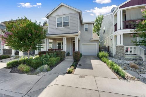 615 Larkspur Dr, Healdsburg, CA 95448-4776