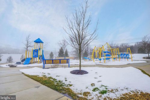 38 Sundance Dr, Trenton NJ 08619-3968 exterior