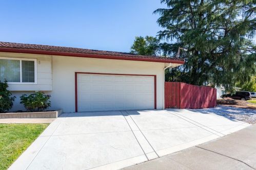 6401 Meadowcreek Way, Citrus Heights, CA 95621-6213