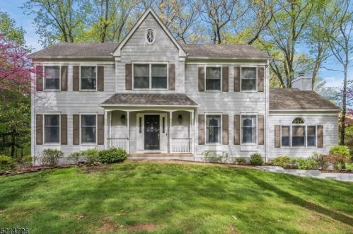 13 Timber Ridge Dr, Annandale, NJ 08801-2023