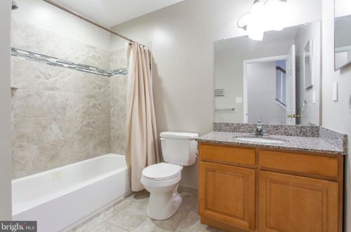 1704 4 St, Philadelphia PA 19133-3230 exterior