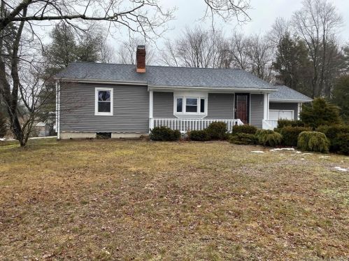 90 Strong Rd, Wapping, CT 06074-1026