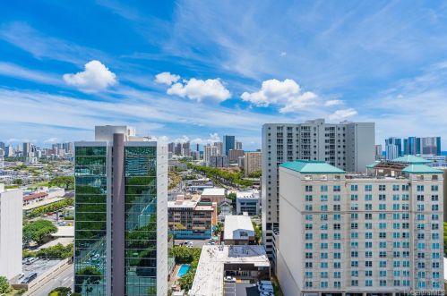 1212 Punahou St, Honolulu HI  96826-1031 exterior