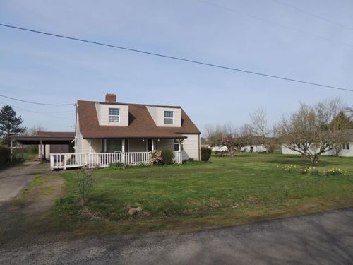1810 Strawberry Ln, Lebanon, OR 97355-1266