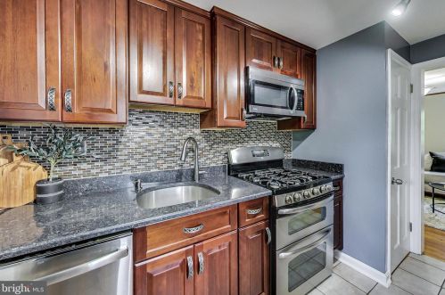 6608 Gude Ave, Silver Spring MD 20912-4827 exterior