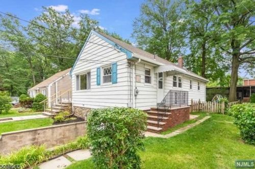 266 Linden Pl, N Milford, NJ 07646-3002
