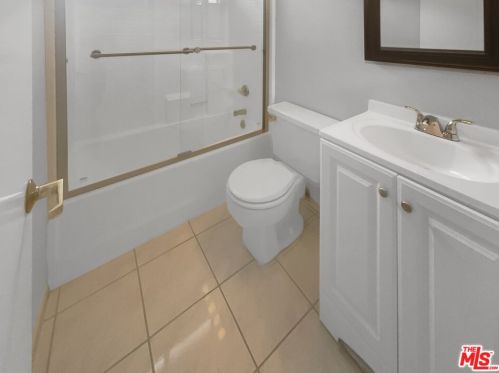 8504 Meadowridge St, Anaheim CA  92808-1221 exterior