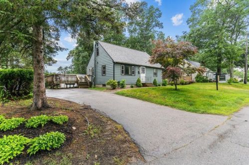45 Rebecca St, Coventry, RI 02816-7763