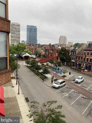 200 Lombard St, Philadelphia, PA 19147-1605