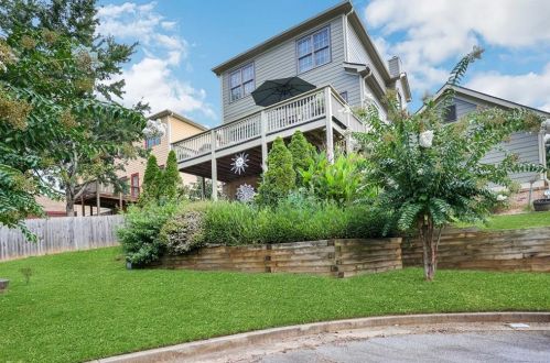 201 Bowen Cir, Atlanta GA  30315-2603 exterior