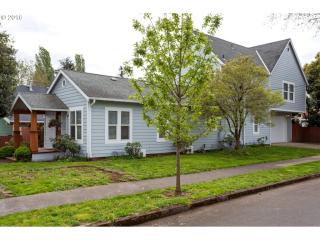 7236 Syracuse St, Portland, OR 97203-5066