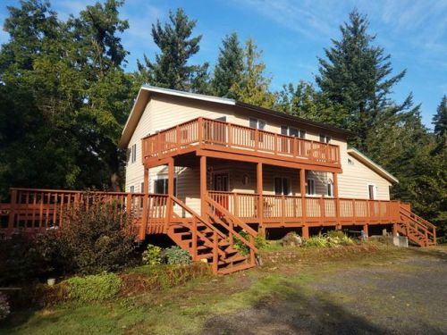 327 Kanaka Creek Rd, Skamania, WA 98648-4009
