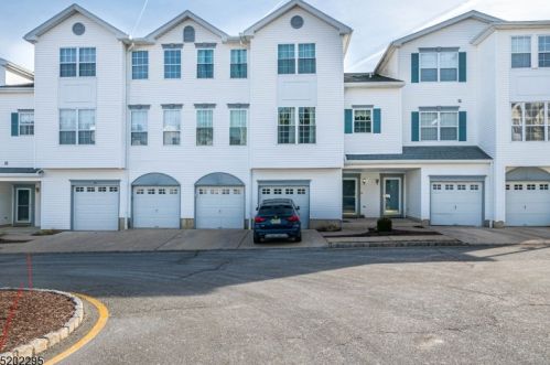 25 Timothy Ct, Morristown, NJ 07960-2767