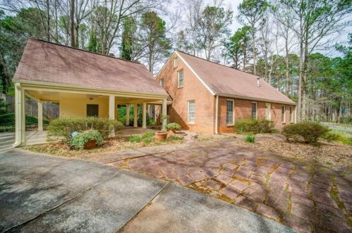 2010 Heatherdale Ln, Marietta, GA 30064-3822