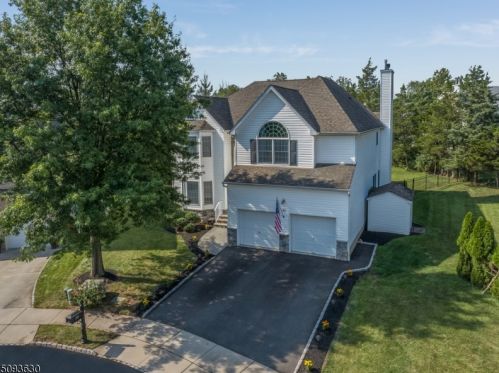 30 Vista Rd, Bridgewater, NJ 08807-2520