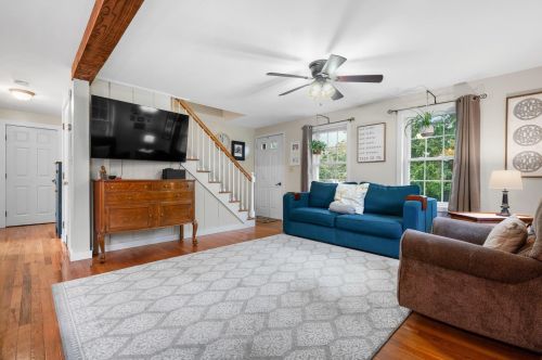 9 Cemetery Rd, Mount Vernon, NH 03057-1525