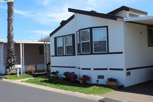 28378 Bradshire Rd, Hayward, CA 94545-4818