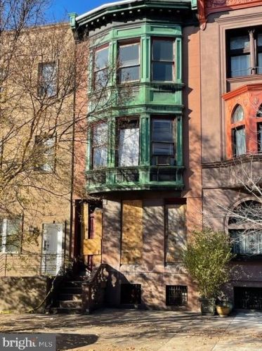 1434 Broad St, Philadelphia, PA 19146-4808