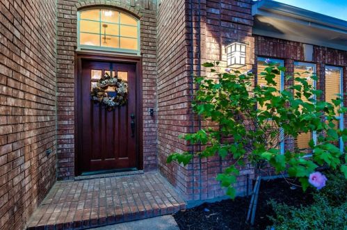 3809 Waterford Dr, Addison TX  75001-7955 exterior