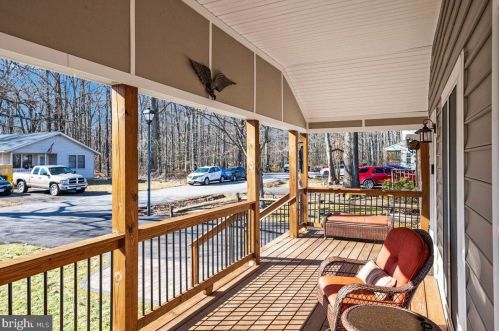 1176 Spruce Ave, Shady Side MD 20764-9562 exterior