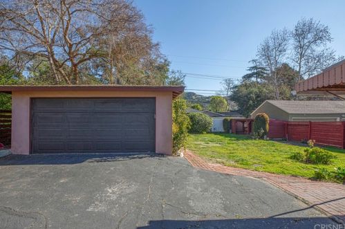 1828 Canada Blvd, Glendale CA  91208-2610 exterior