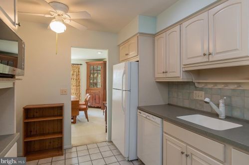 22 Valleybrook Dr, Lancaster PA  17601-4623 exterior