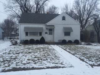 609 Spring St, Beverly Manor, IL 61571-2442
