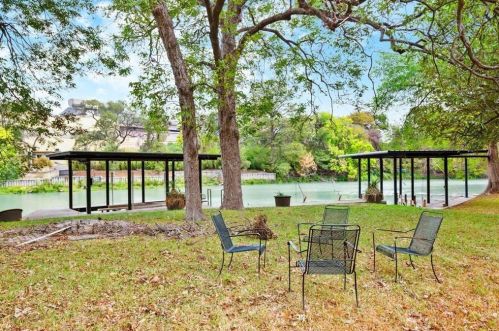 120 Erskine Fry, Seguin TX 78155 exterior