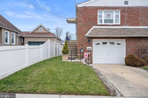 9318 Ditman St, Philadelphia, PA 19114-3918