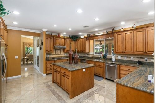 18003 Green Orchard Pl, Riverside CA  92508-8743 exterior