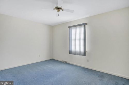 120 Strayer Dr, Carlisle PA 17013-4407 exterior