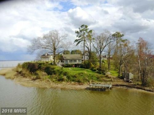 441 Benton Point Rd, Tappahannock, VA 22560-5282