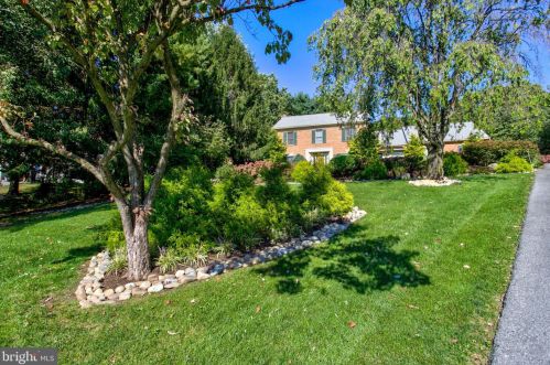 150 Bentley Ln, Lancaster PA  17603-6223 exterior