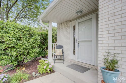 639 Beaver Ct, Naperville, IL 60563-9784