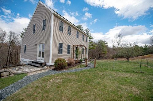 706 Murray Hill Rd, Hill, NH 03243-3238