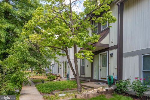 5530 Crossrail Ct, Springfield, VA 22015-1810