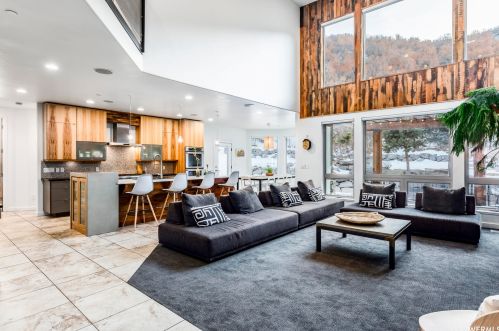 14808 Maple Park Ct, Draper, UT 84020-5675