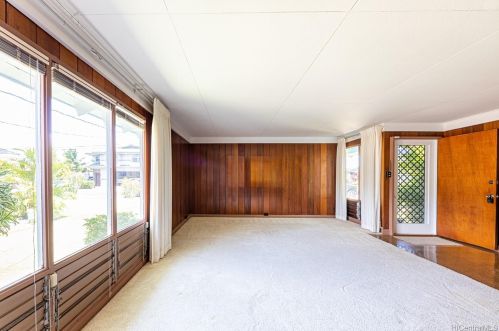 1443 Haloa Dr, Honolulu HI  96818-1945 exterior
