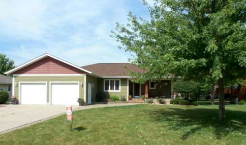 2220 7th Ave, Windom, MN 56101-1161