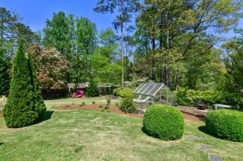 620 Mabry Rd, Atlanta GA  30328-2604 exterior