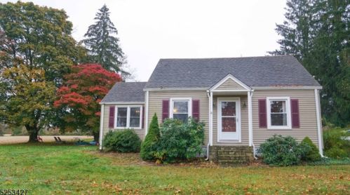 404 Quakertown Rd, Flemington, NJ 08822-5610