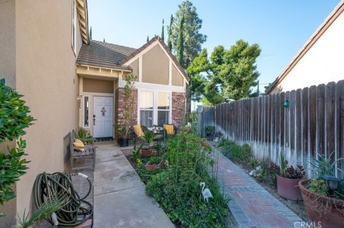 1590 Honeydale Ct, Upland, CA 91786-2174